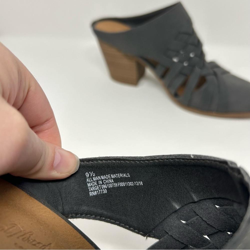Universal Thread Heeled Mules - Picture 7 of 7